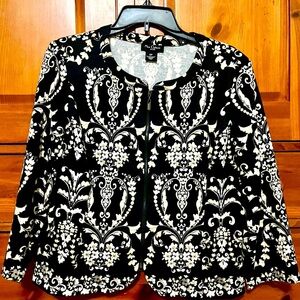 Black and Cream Patterned Jacket - Soooo soft! 12P